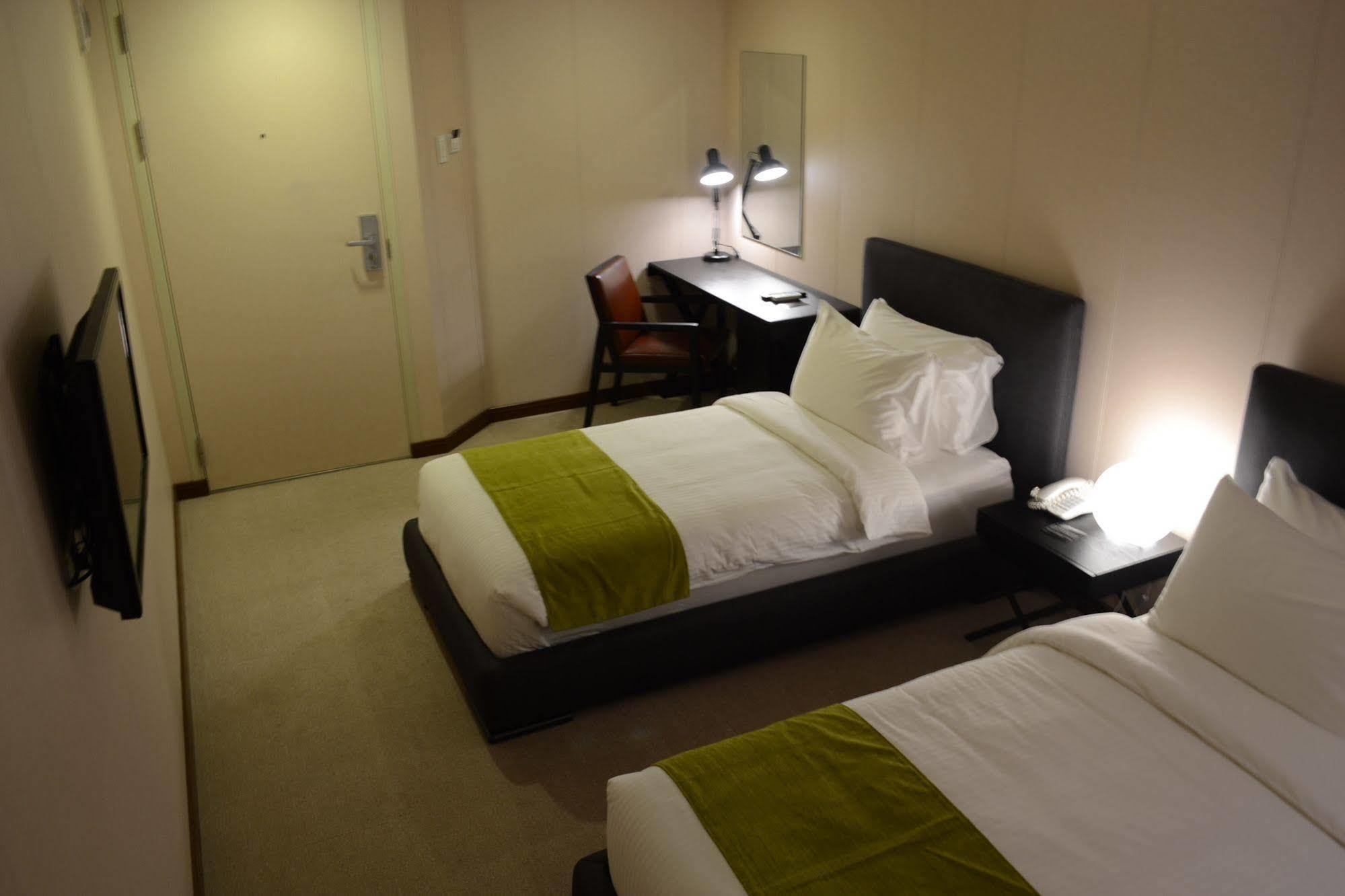 Green Sun Hotel Makati City Dış mekan fotoğraf